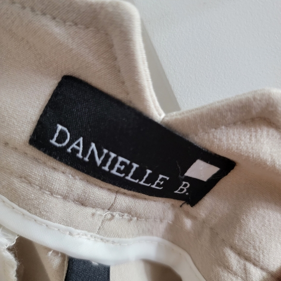 Capri Pants - Picture 8 of 12